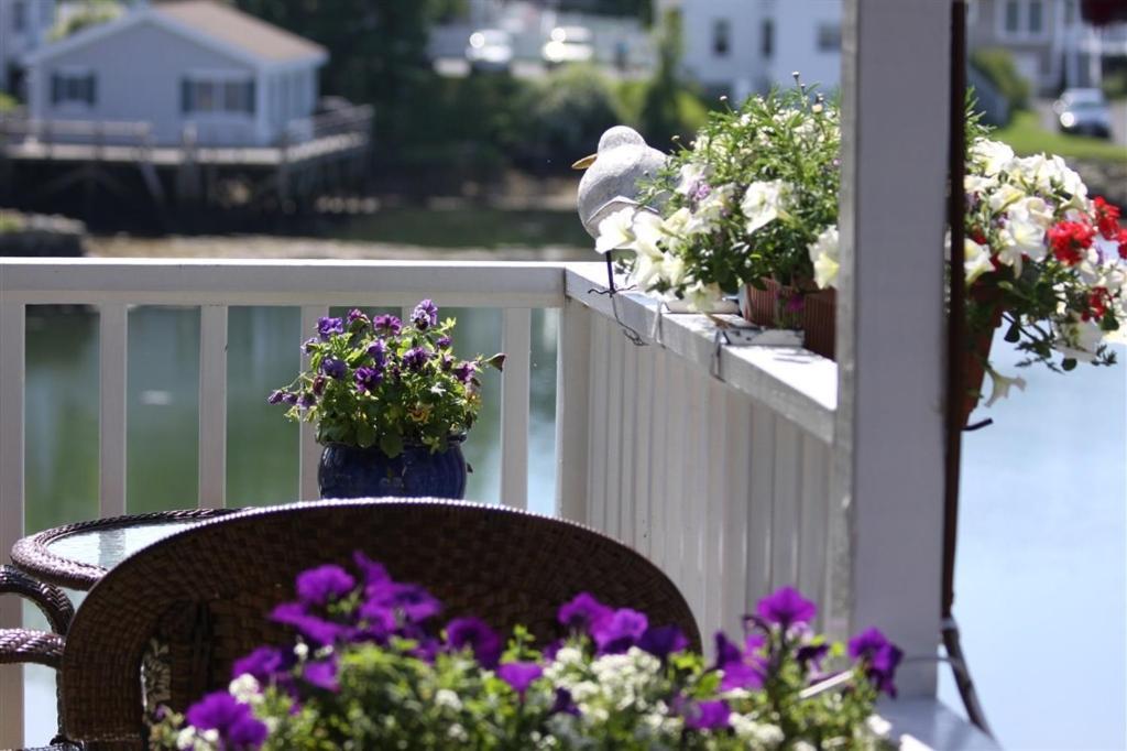 Harbour Towne Inn On The Waterfront Boothbay Harbor Exterior foto